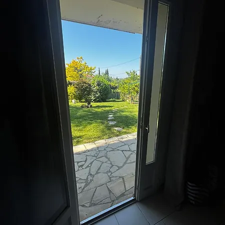 Calme Avec Jardin Privatif *